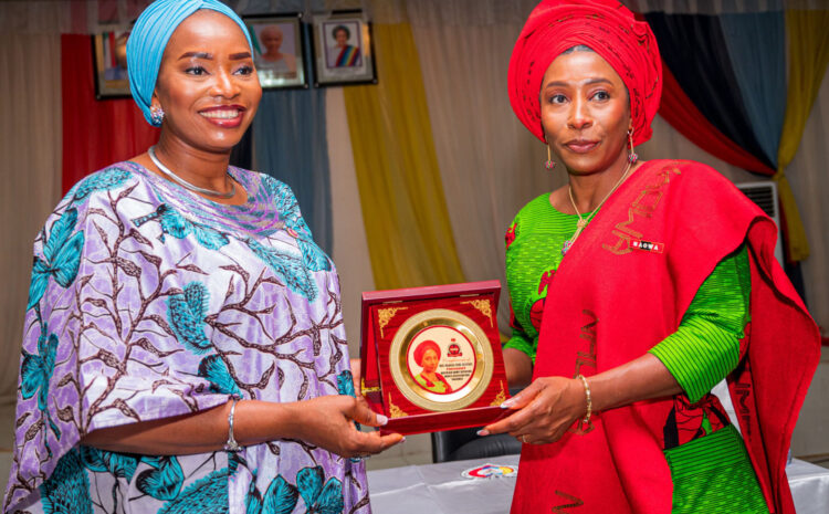  NAOWA PRESIDENT PAY COURTESY VISIT TO PRESIDENT DEPOWA